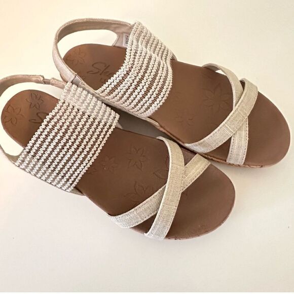 Skechers Beverlee Luxe foam low wedge cork slip on sandals. Size 7. - Picture 2 of 9